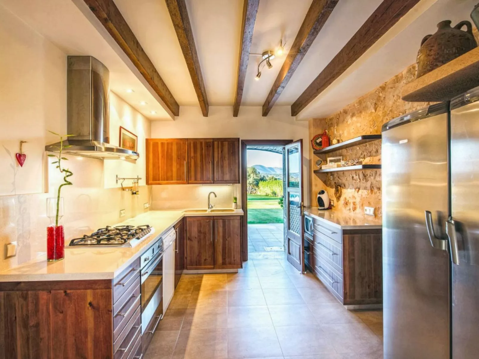 Luxuriöse Finca im modernen Stil mit Pool und Klimaanlage-Image-tags.info