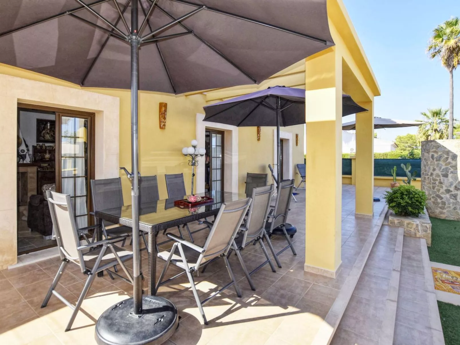 Schöne Villa mit Pool in der Nähe des Strandes-Buiten