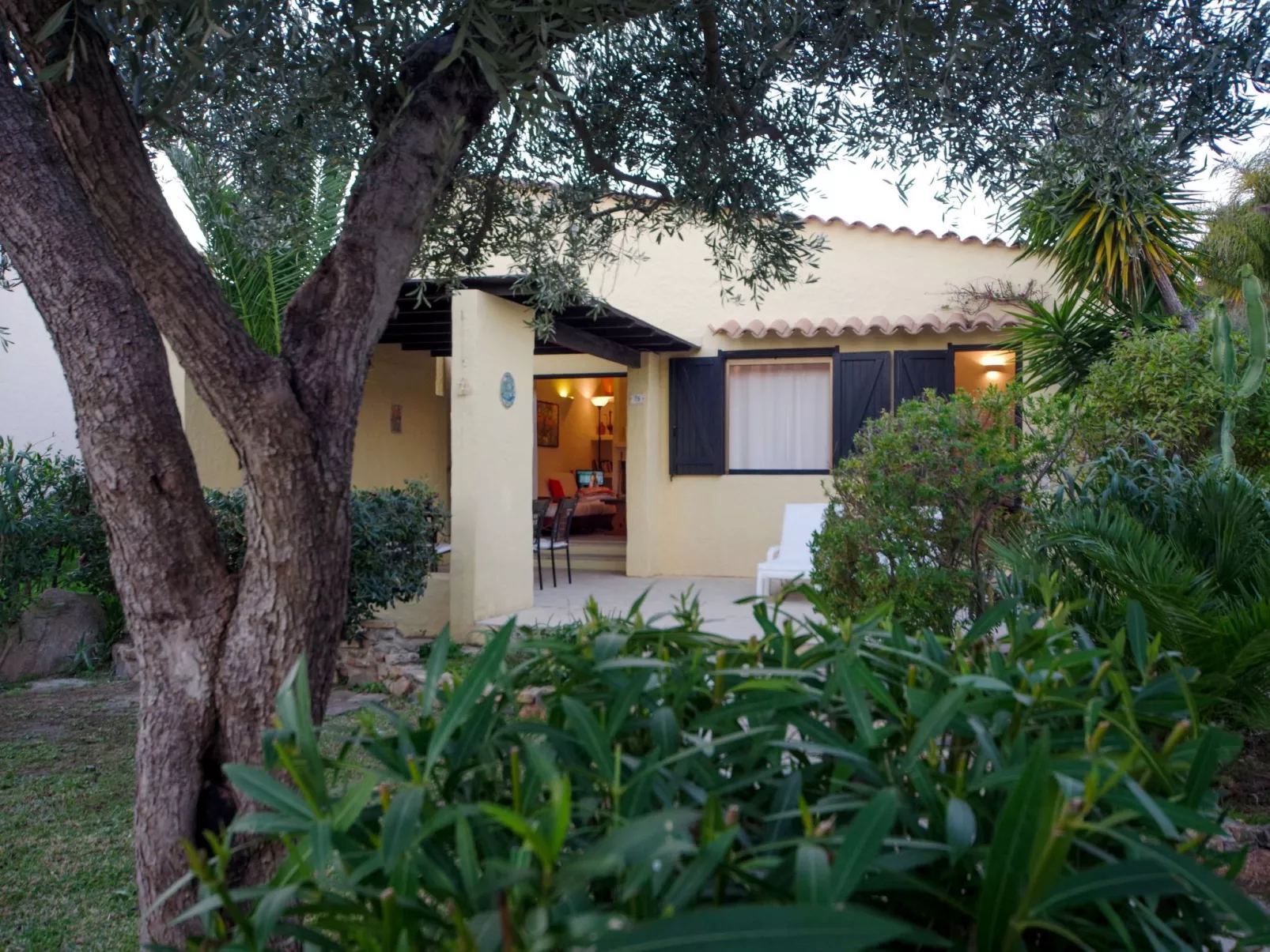 Schöne, neu renovierte Villa direkt am Strand in Costa Rei-Image-tags.info