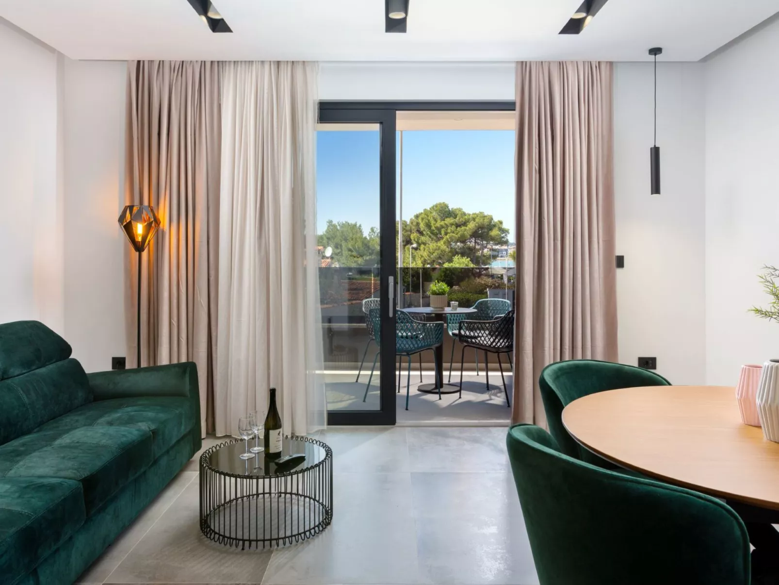 "A'more Bijeca" direkt am Strand-Binnen