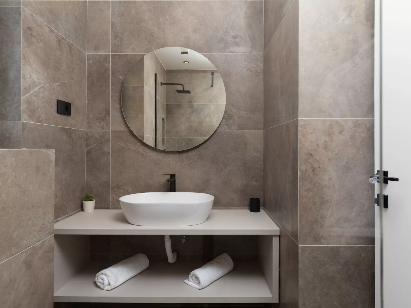 Amore Bijeca - B4-Binnen