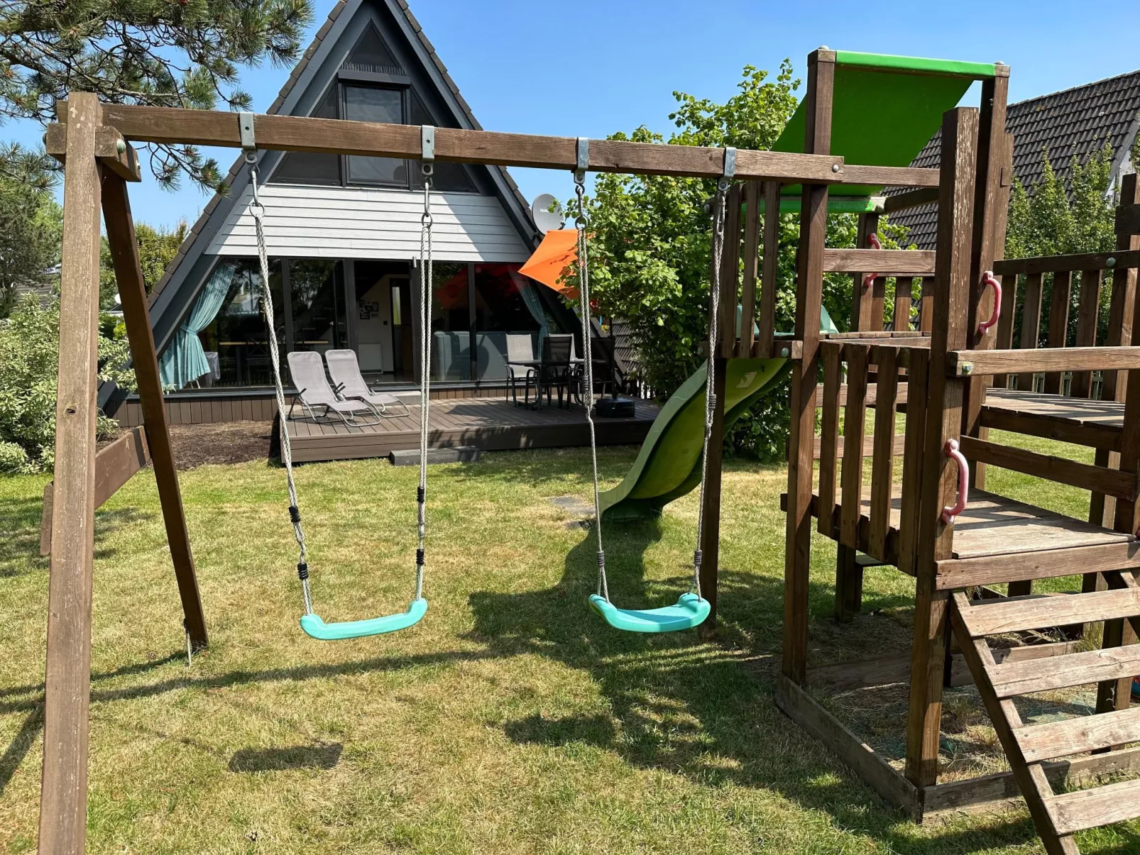 Mit Garten, Grill und Terrasse - Buiten