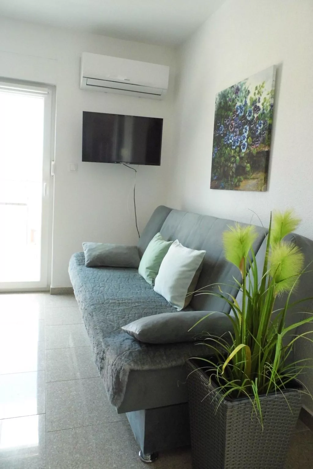 Ausgezeichnete neue und moderne Wohnung-Image-tags.info