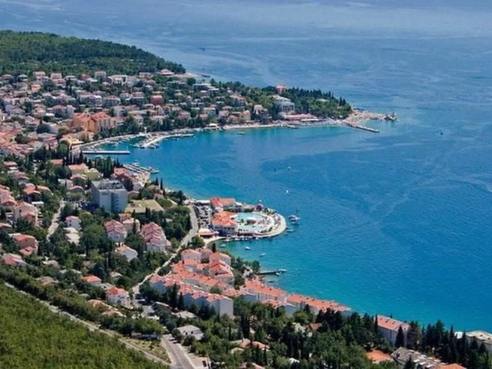 Großes Ferienhaus mit eigenem Pool und Terrasse-Image-tags.info