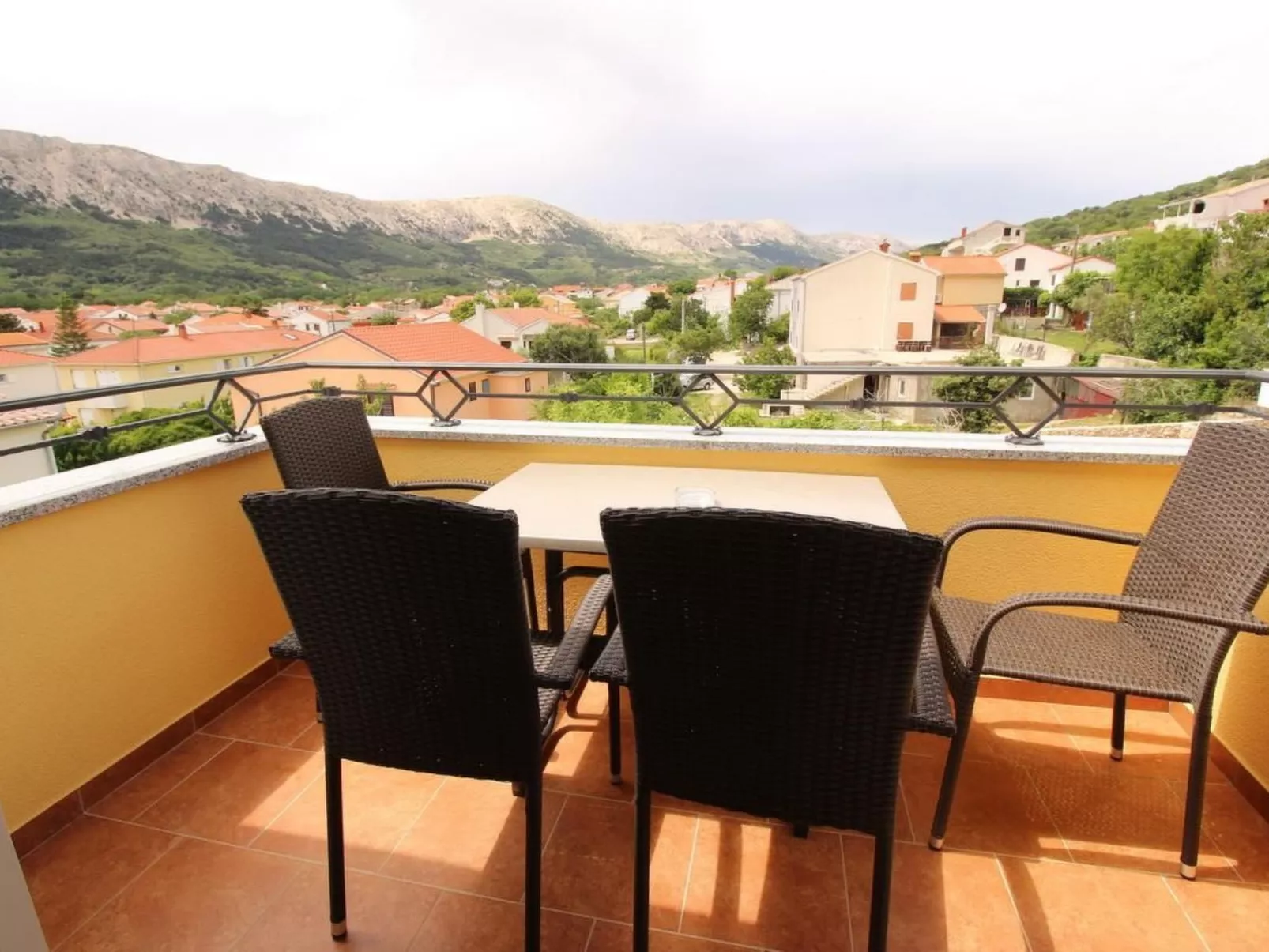 Wohnung in Baška mit Eigenem Balkon-Buiten