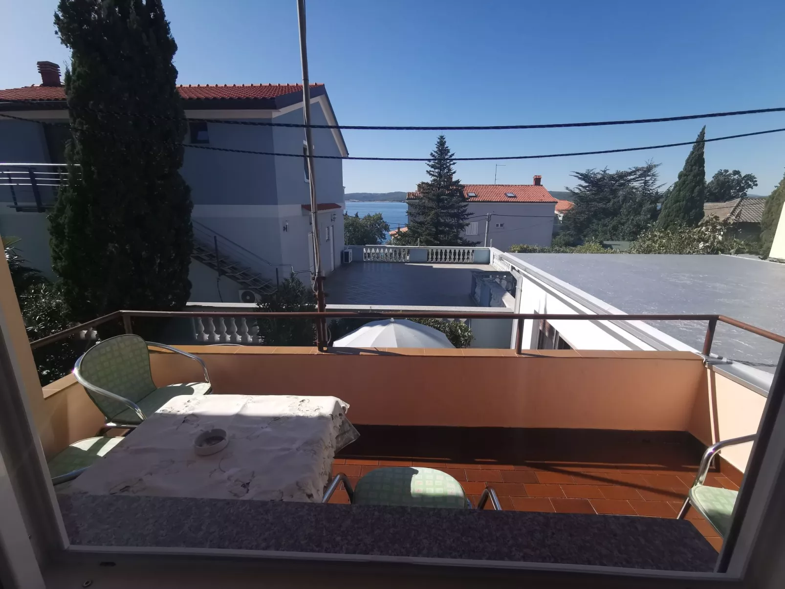 Wohnung für 7 Personen, 100m vom Strand-Buiten