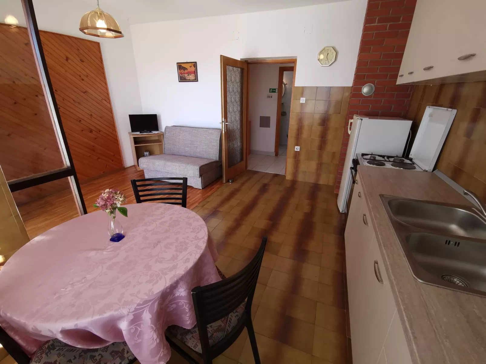 Appartement für 2-3 Personen mit Balkon-Binnen