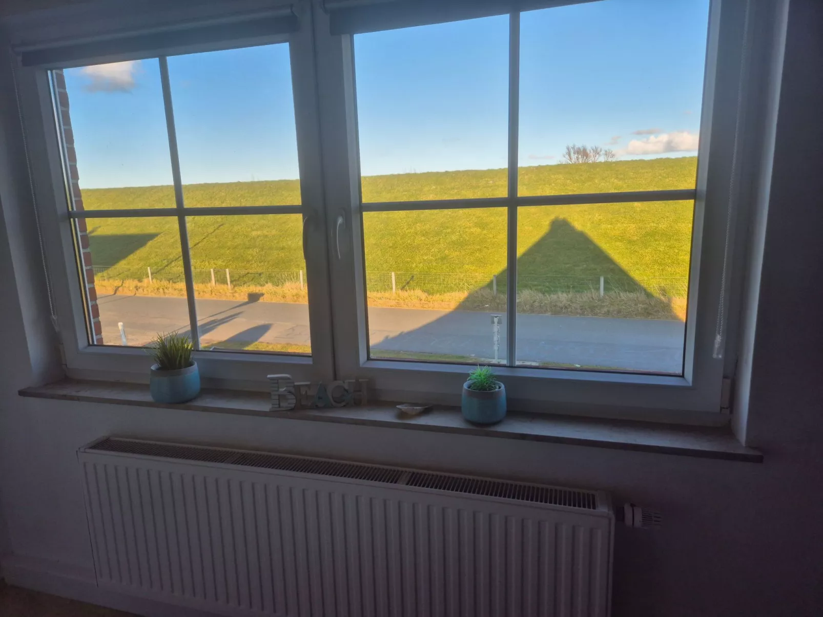 Mit Wintergarten und Garten am Deich-Buiten