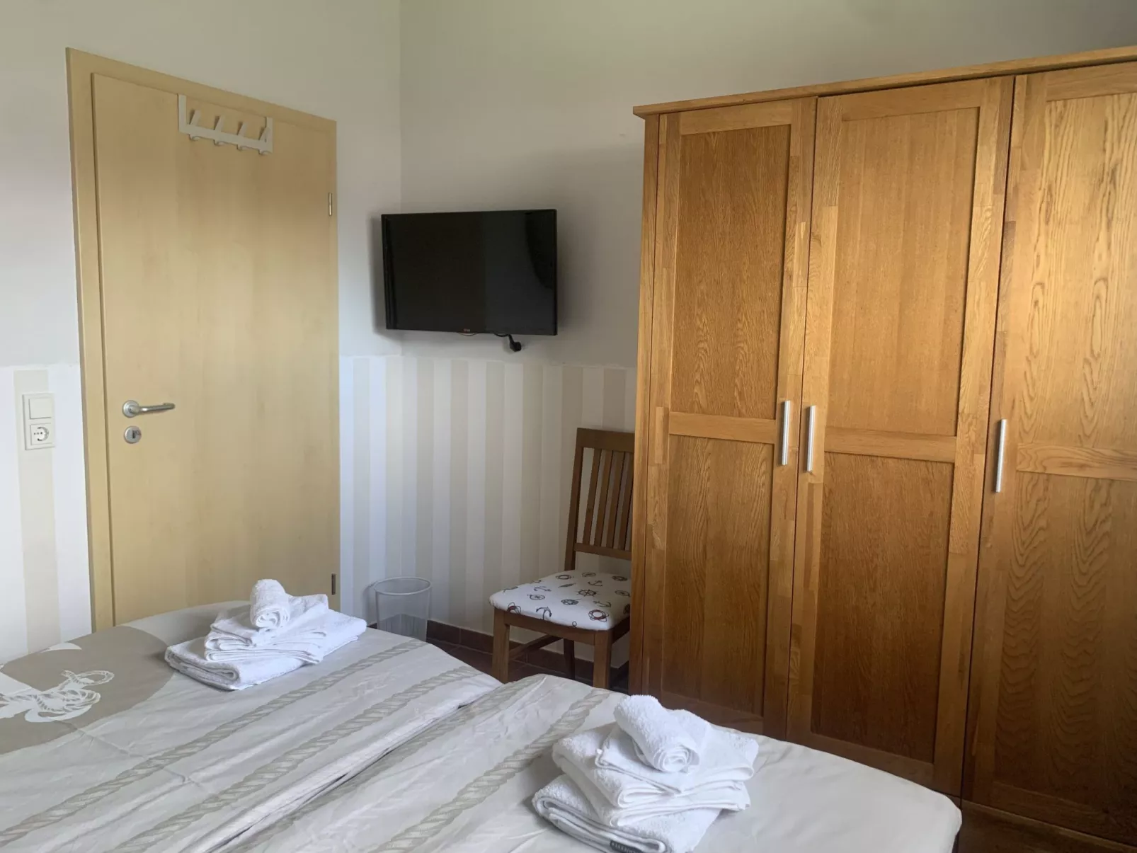 M1 Ferienhaus mit Garten, Terrasse und Carport-Binnen