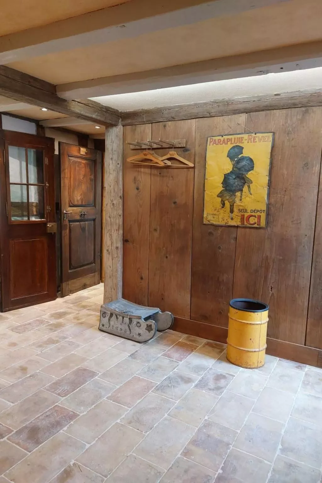 Historisches Riegel-Doppelbauernhaus-Binnen