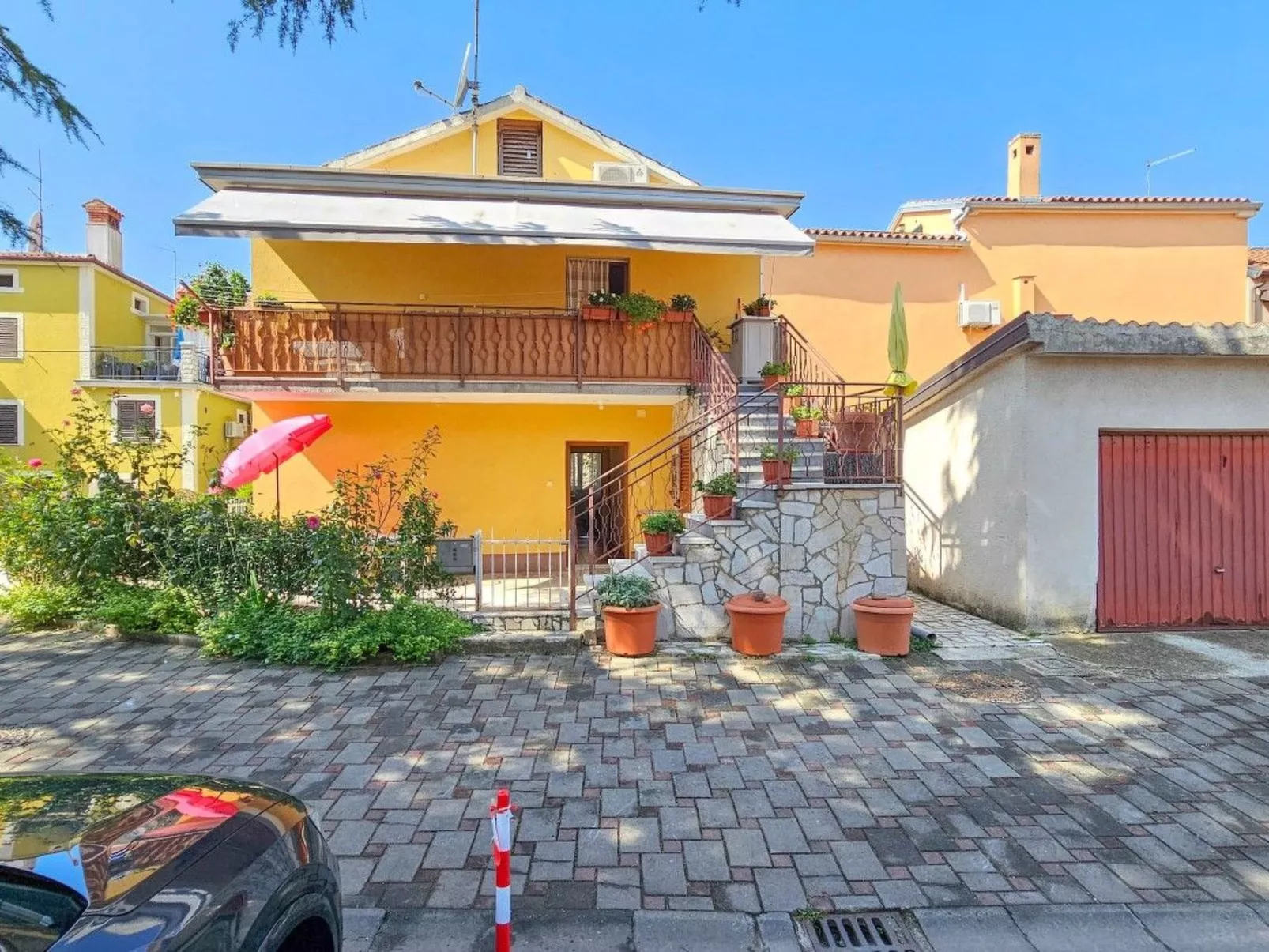 Wohnung in der Altstadt mit Terrasse und Parkplatz - Buiten