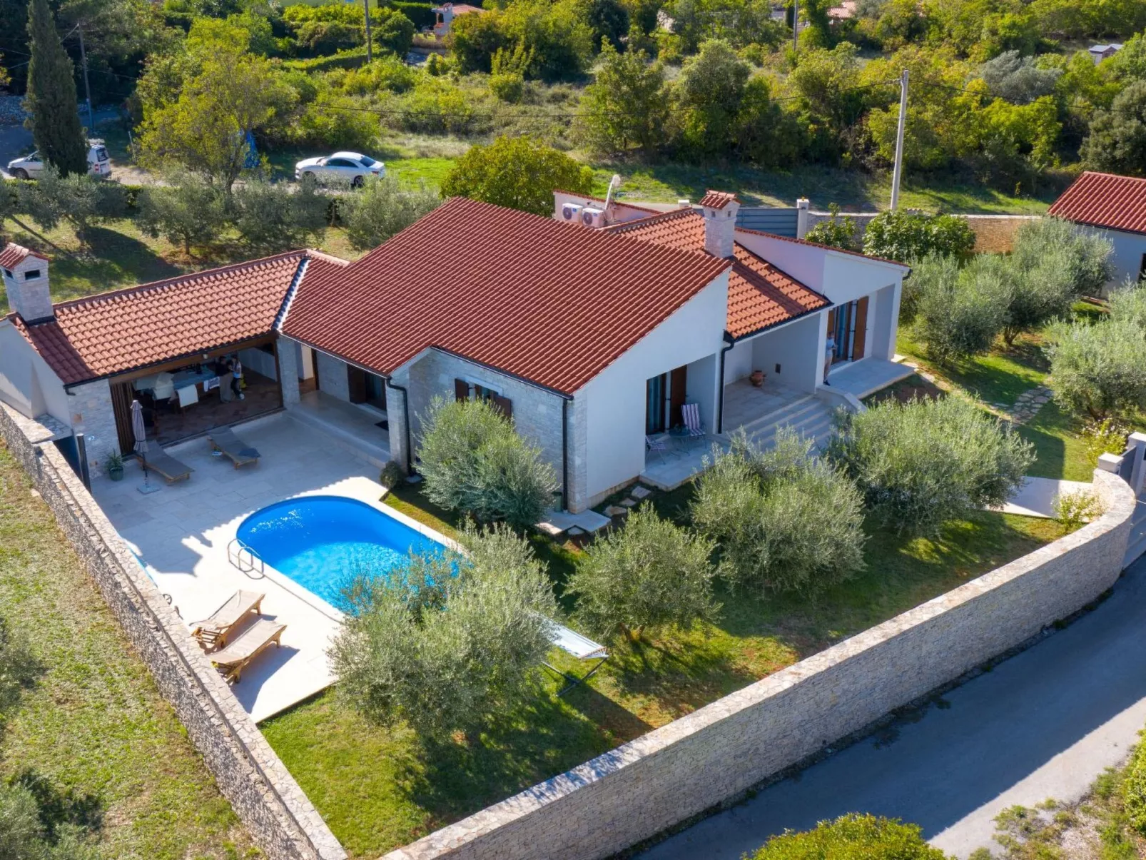 In Kavran mit Privatem Pool-Buiten