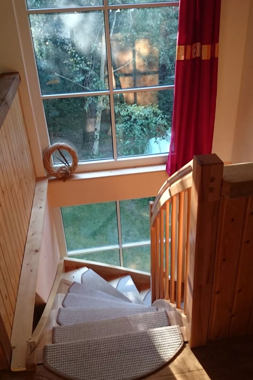 In ruhiger Lage am Waldrand mit Terrasse und großem Grundstück-Binnen