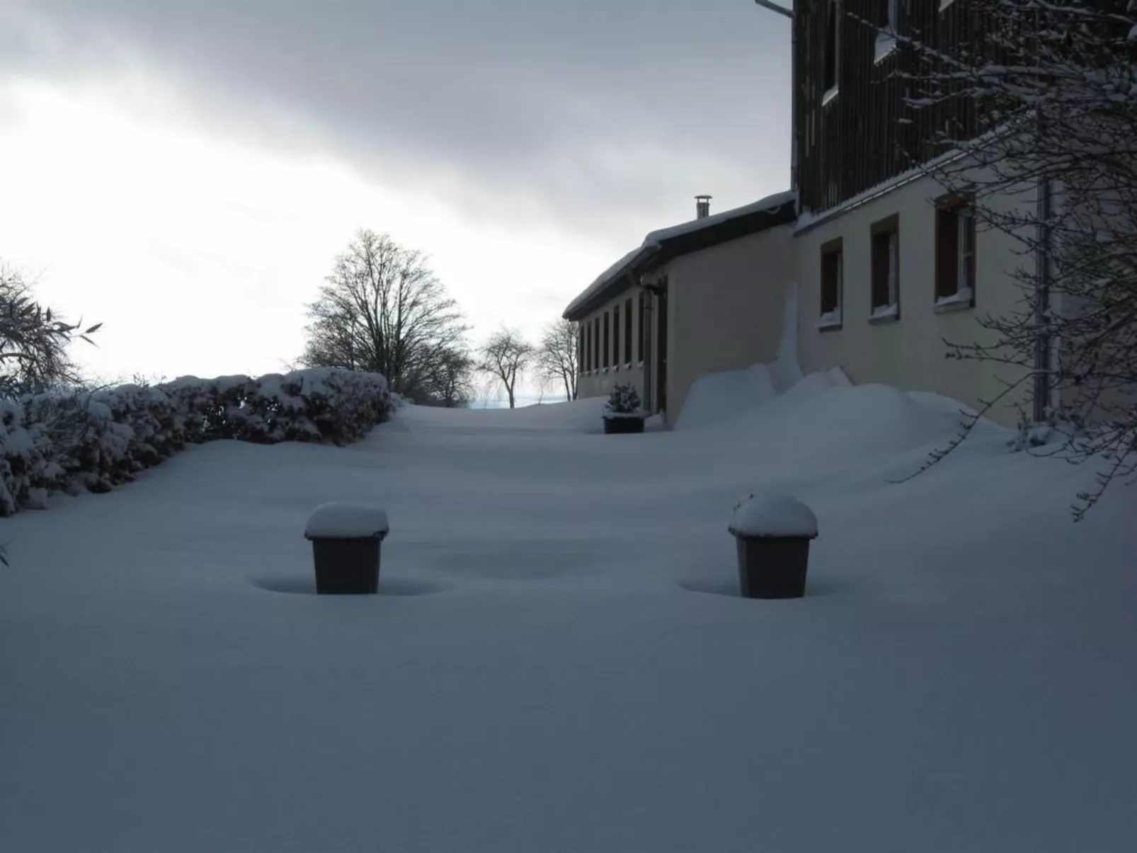 Snowview Lodge-Buiten