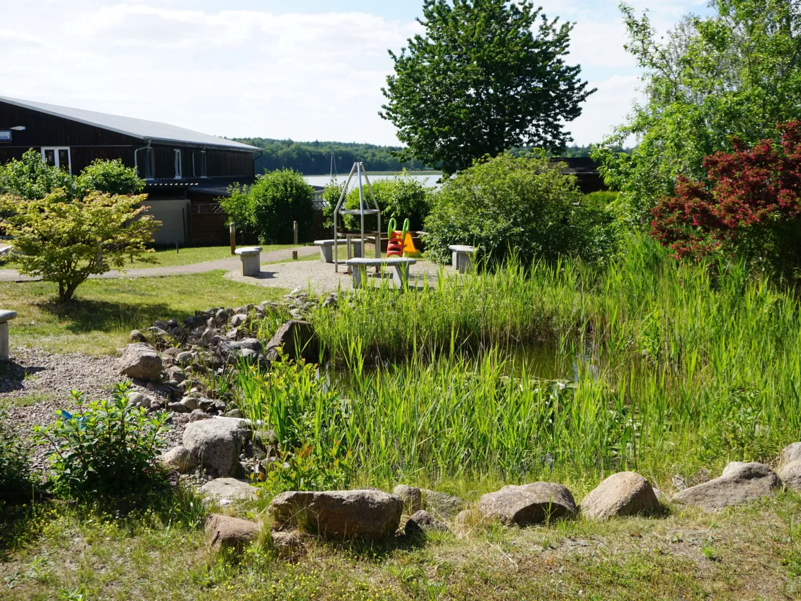Maisonettewohnung mit kleiner Eingangsterrasse-Buiten