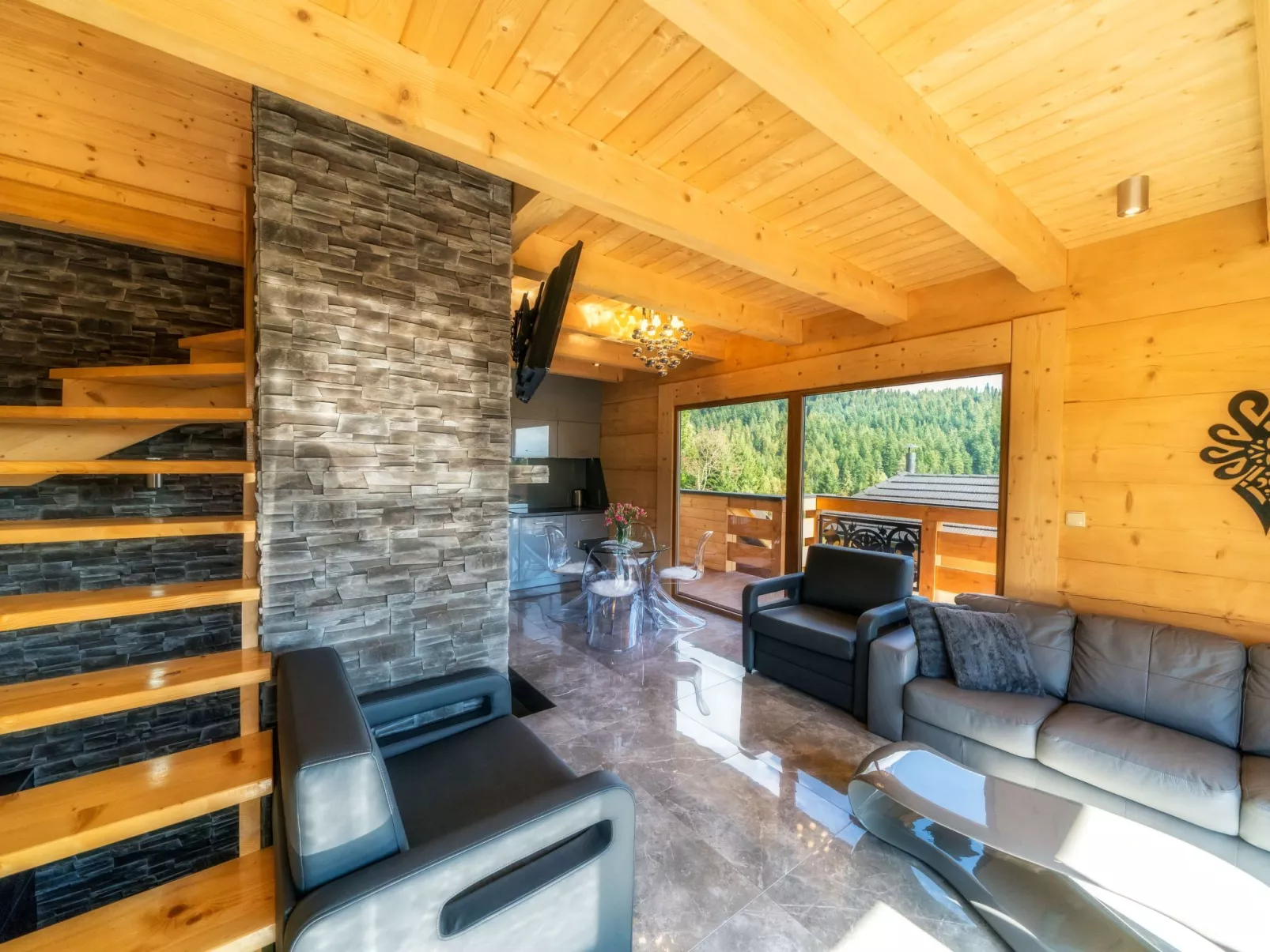 Mit Entspannung im Jacuzzi-Binnen