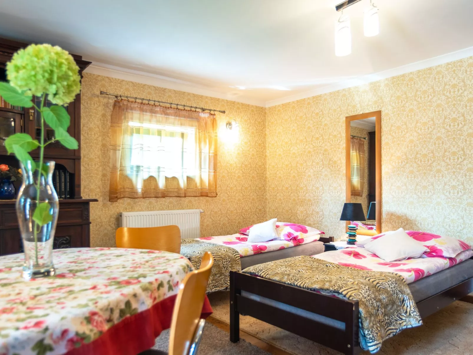 Wohnung mit Terrasse, Garten und Grill-Binnen