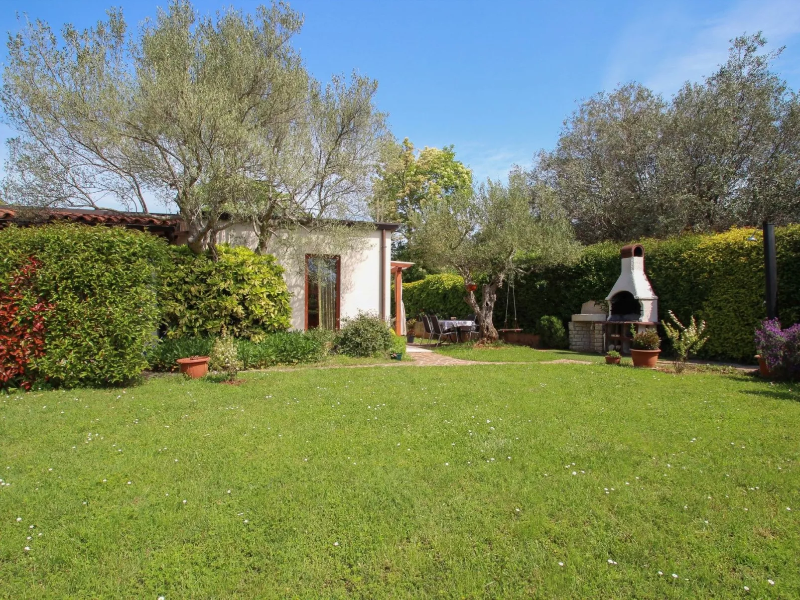 "Timea 2" mit Terrasse-Buiten