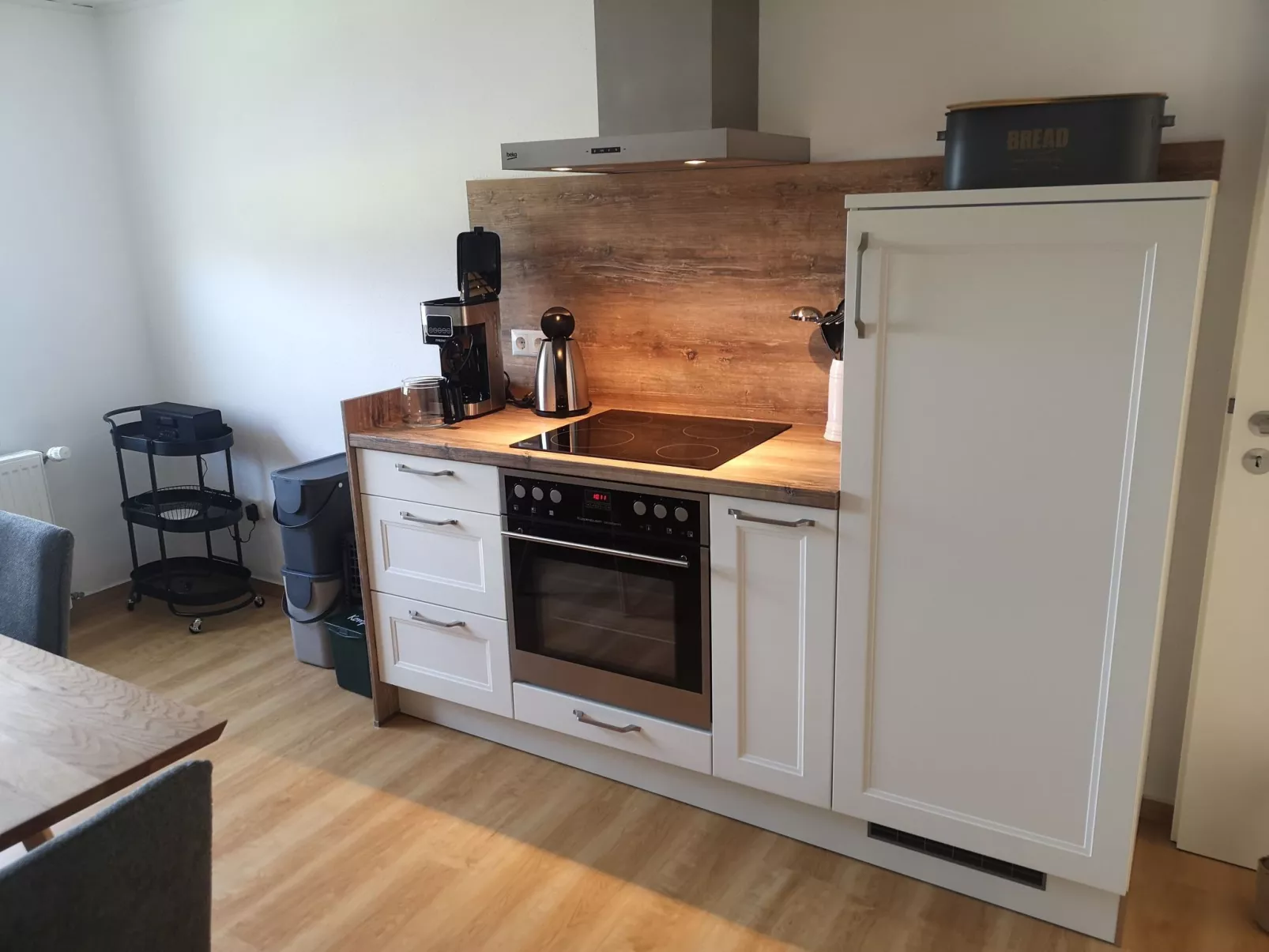 Moderne Ferienwohnung mit Hot Tub und Fasssauna-Binnen