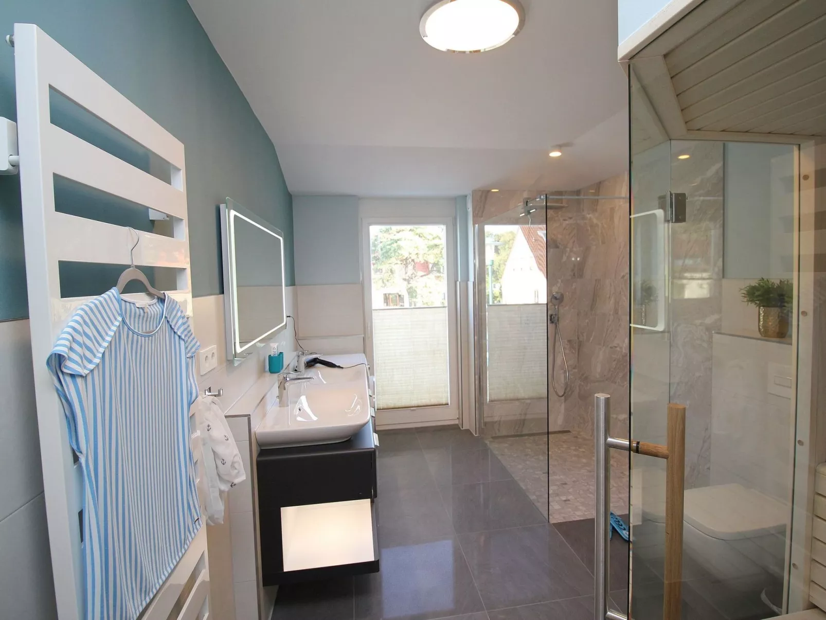 Exclusives Apartement in Glowe Villa Am Meer OG-Binnen