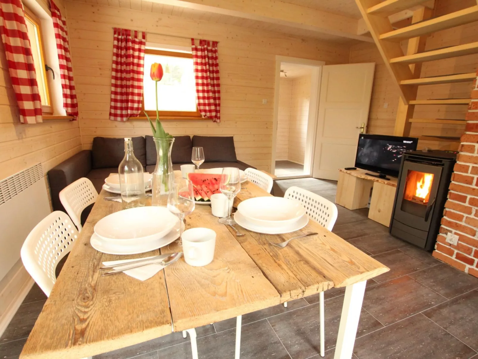 Landhaus mit gemeinschaftlichem Pool-Binnen