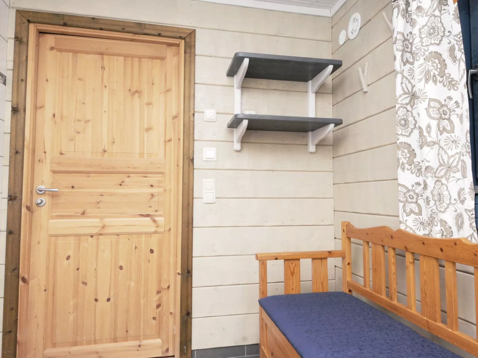 Gemütliches Blockhaus mit Kamin im Oviksfjäll-Binnen