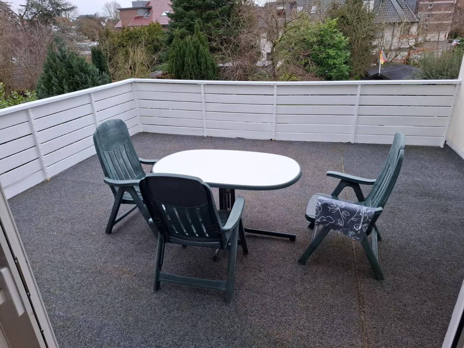 Private Ferienwohnung in Nordenham, großer Balkon-Buiten