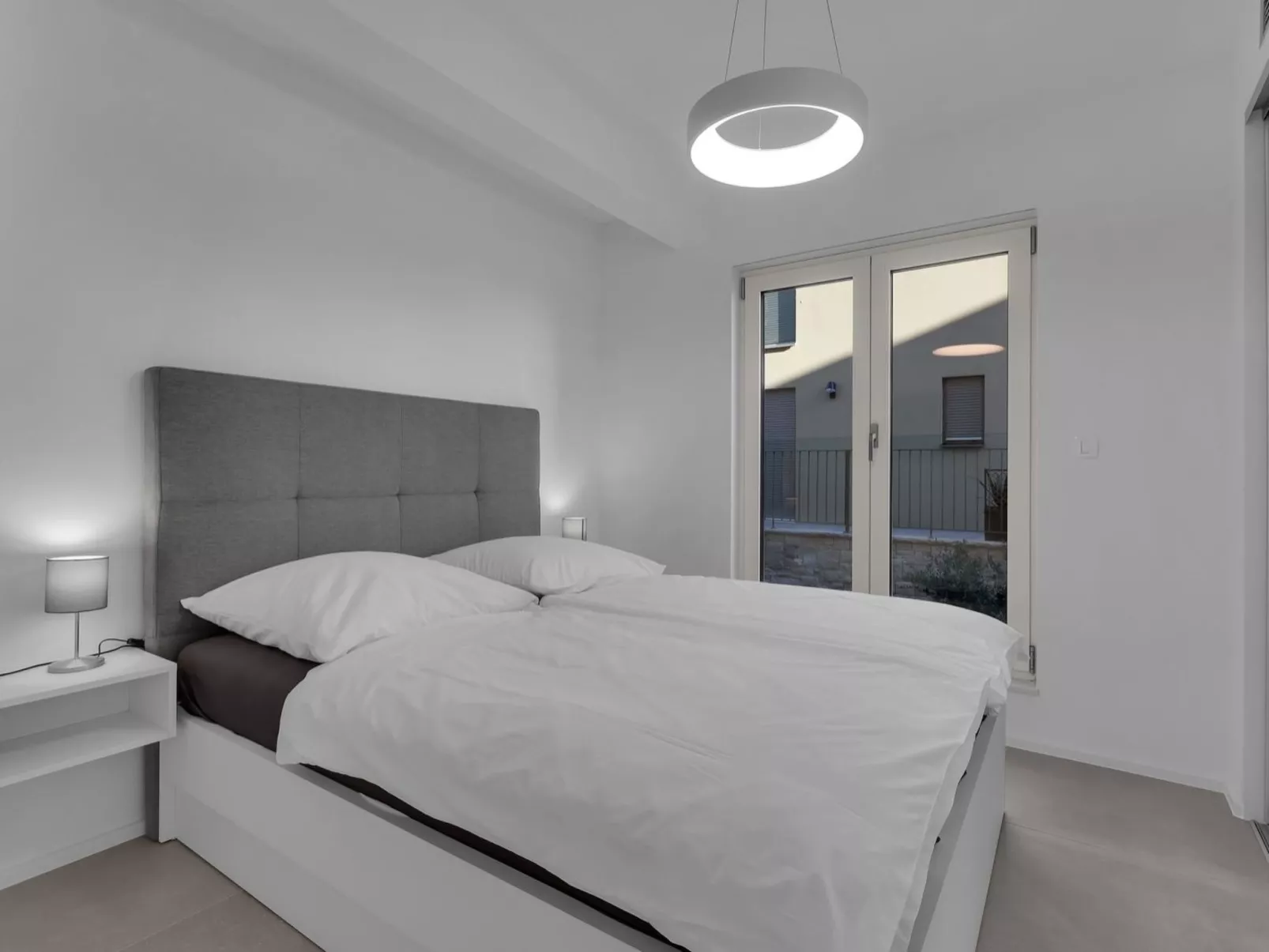 Apartman DeLux with private pool-Binnen