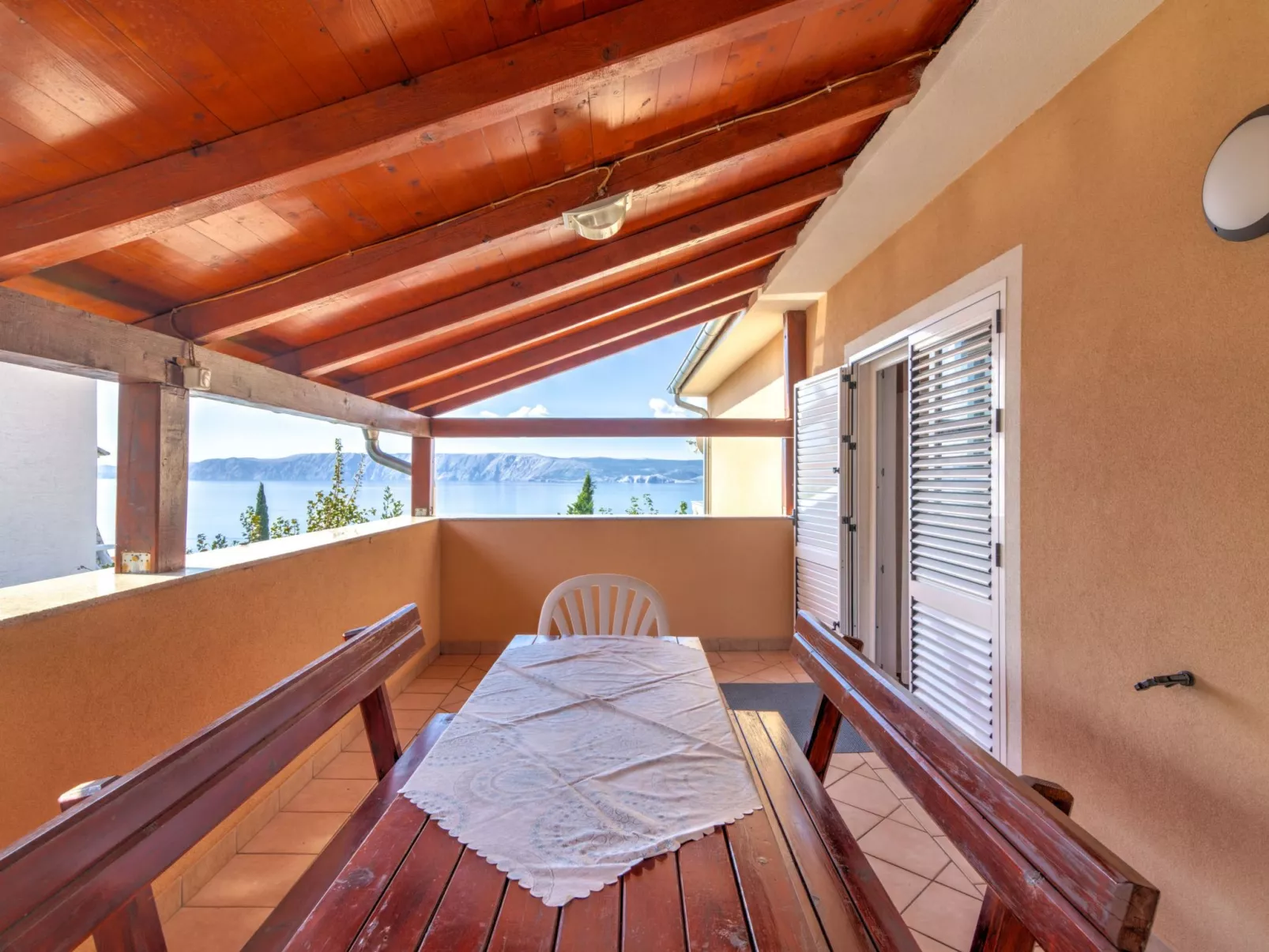 Wohnung für 6 Personen mit Panoramablick aufs Meer-Buiten