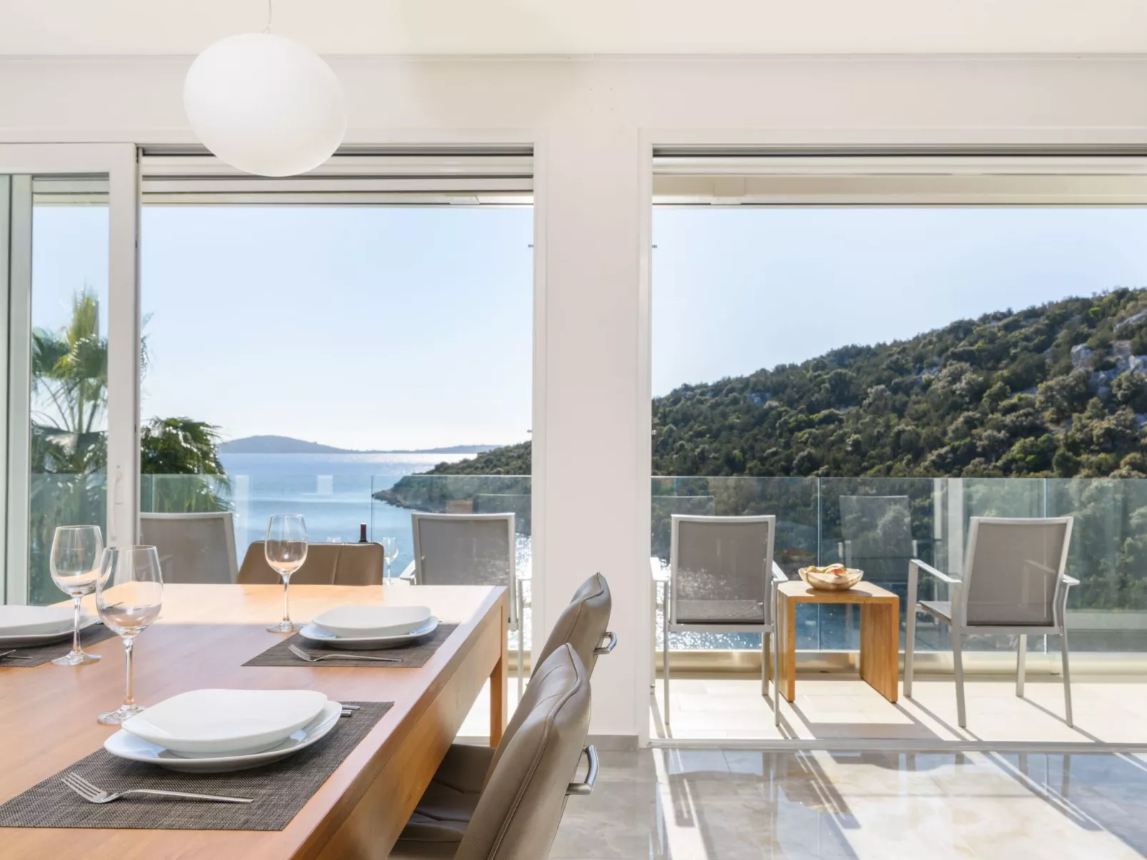 Villa by the Sea-Binnen