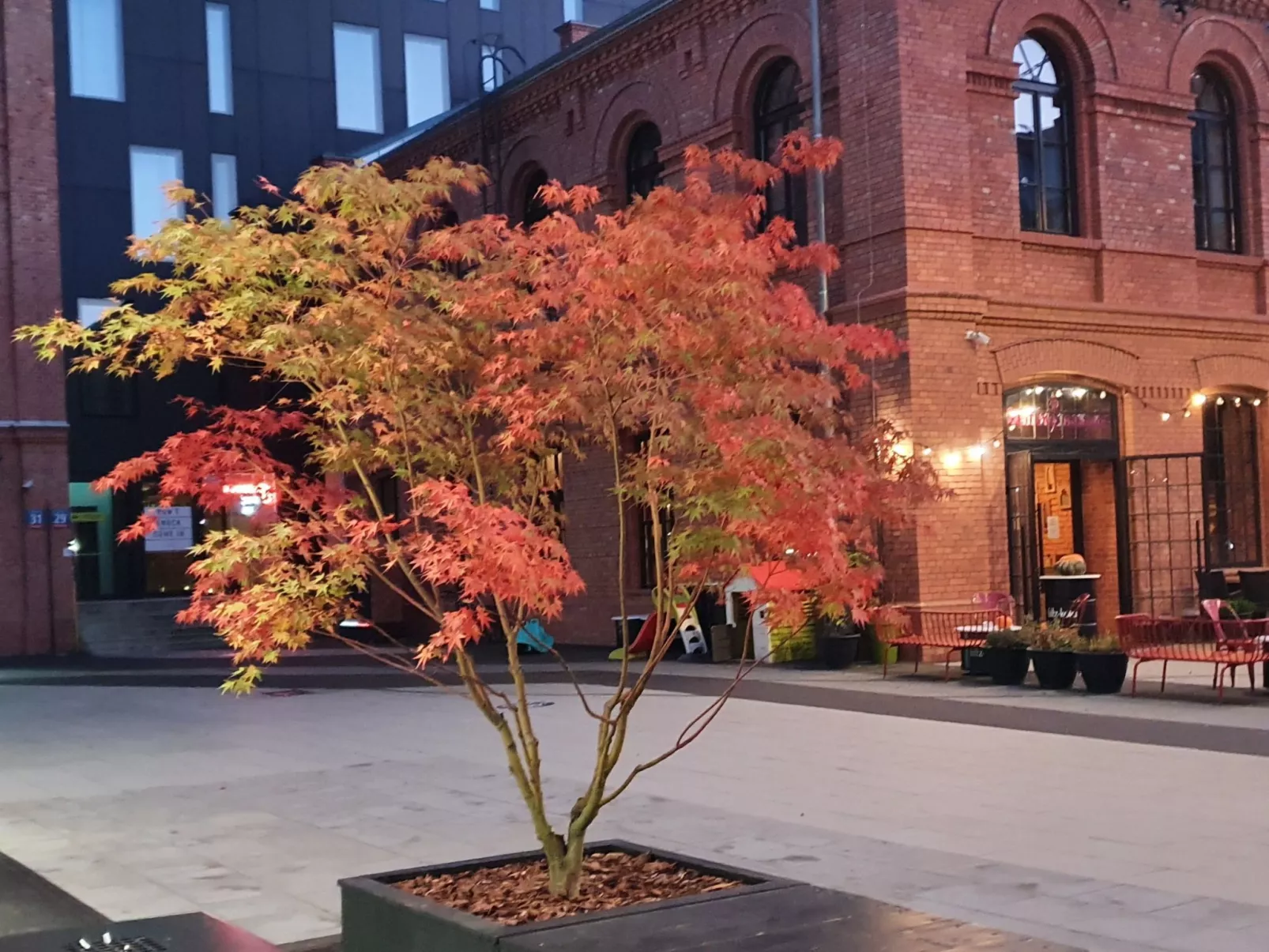 BESSERER PLATZ: Klassisches Warschau-Buiten