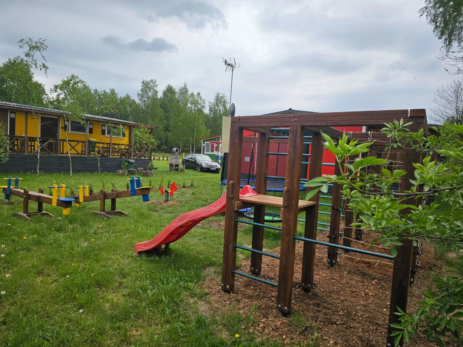 Ganzjährig bewohnbares Ferienhaus - grün-Buiten