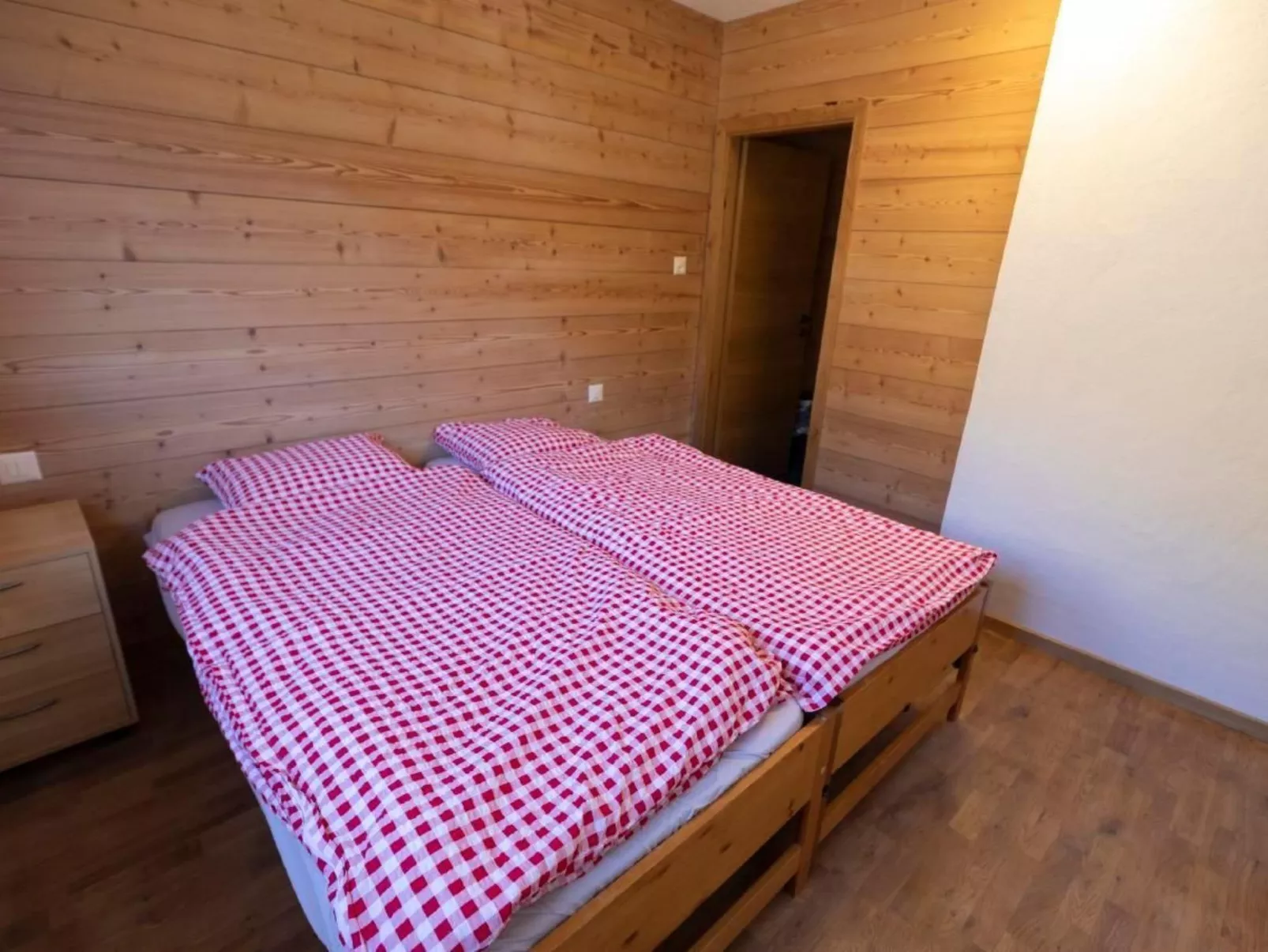 3 Zi FeWo App 23. Le Miroi an Skipiste-Binnen