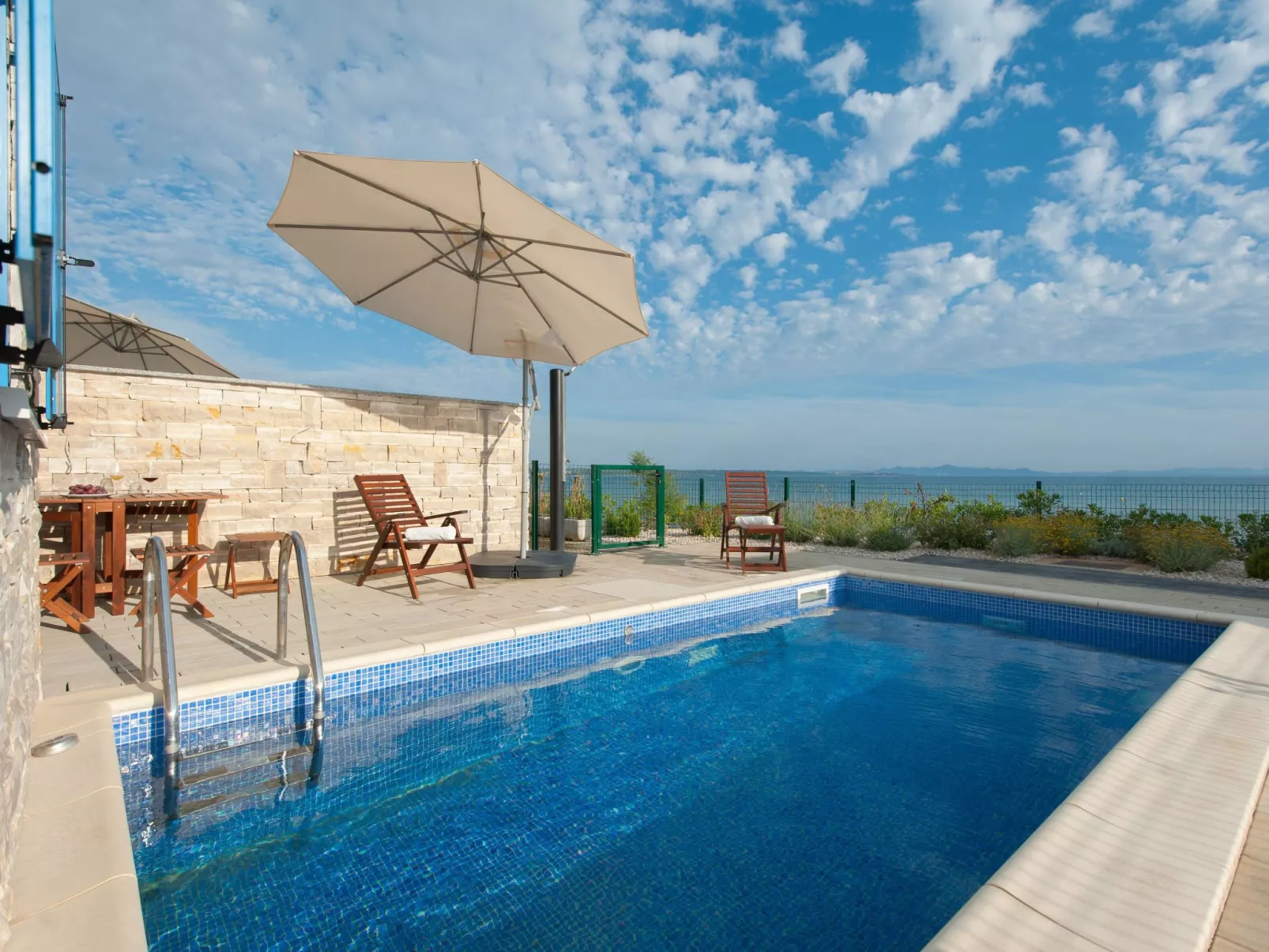 "Miri Melon" mit eigenem Pool-Buiten