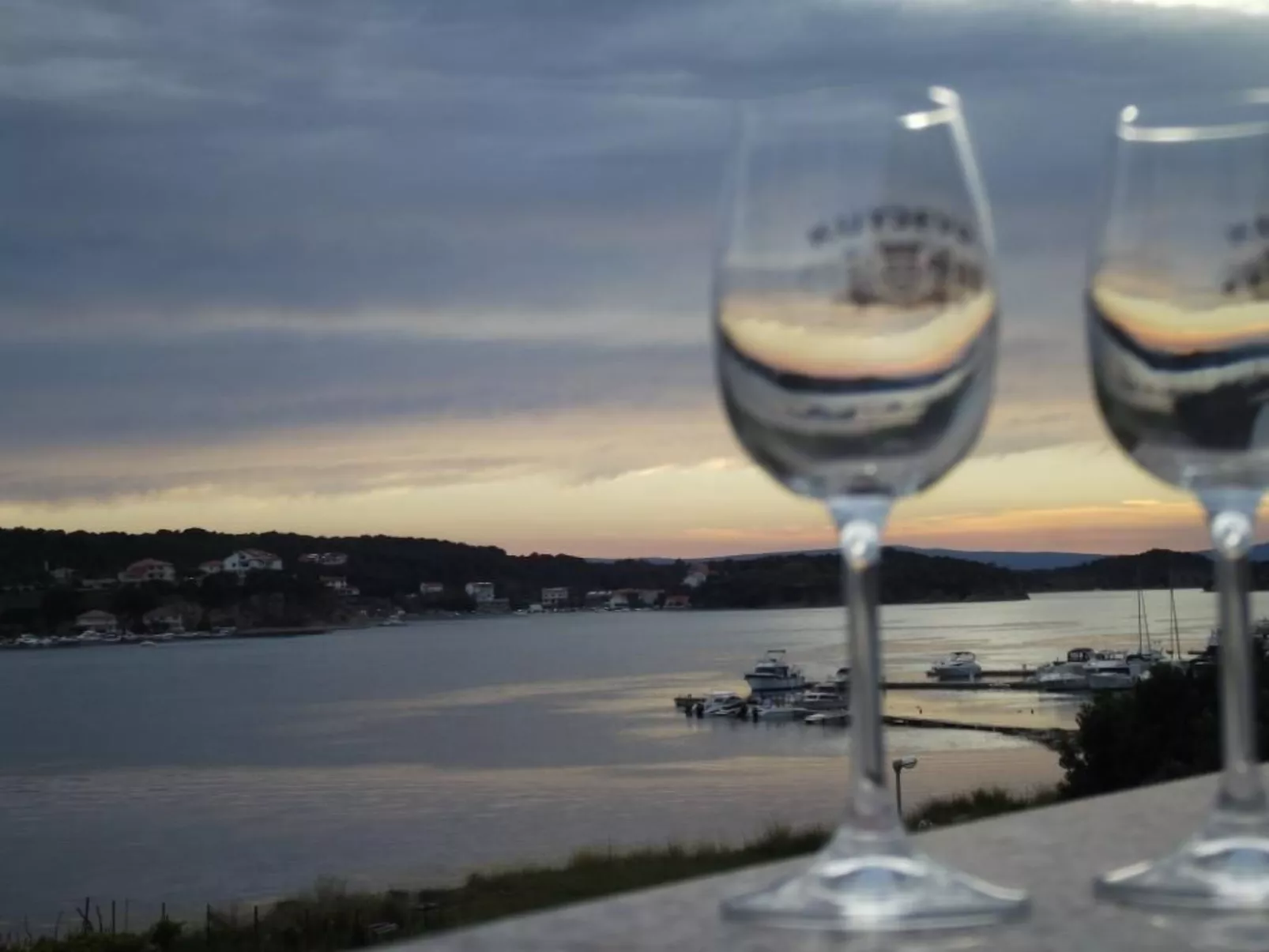 Wohnung Marica mit Balkon und herrlichem Meerblick-Image-tags.info