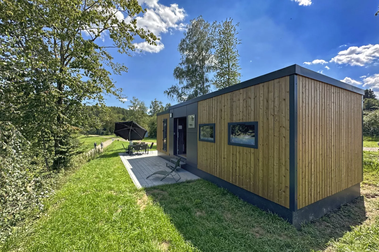 FERIENDORF SEEBLICK - Tiny Chalet am Eixendorfer See-Buitenkant zomer