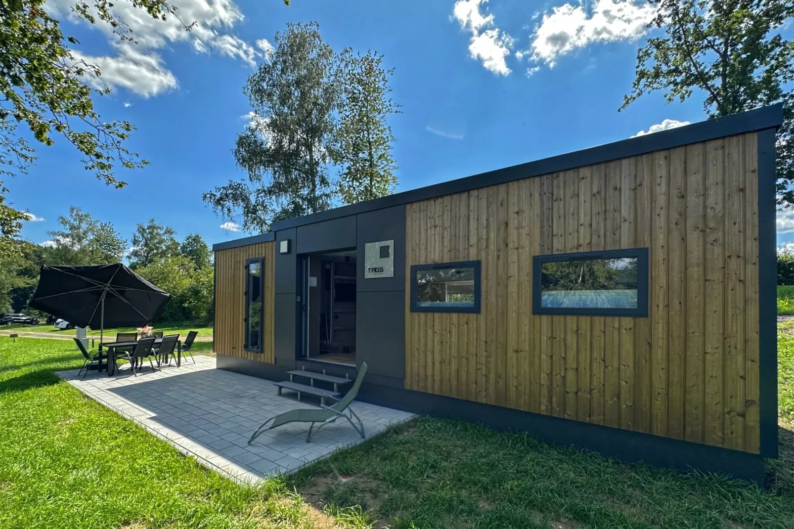 FERIENDORF SEEBLICK - Tiny Chalet am Eixendorfer See-Buitenkant zomer