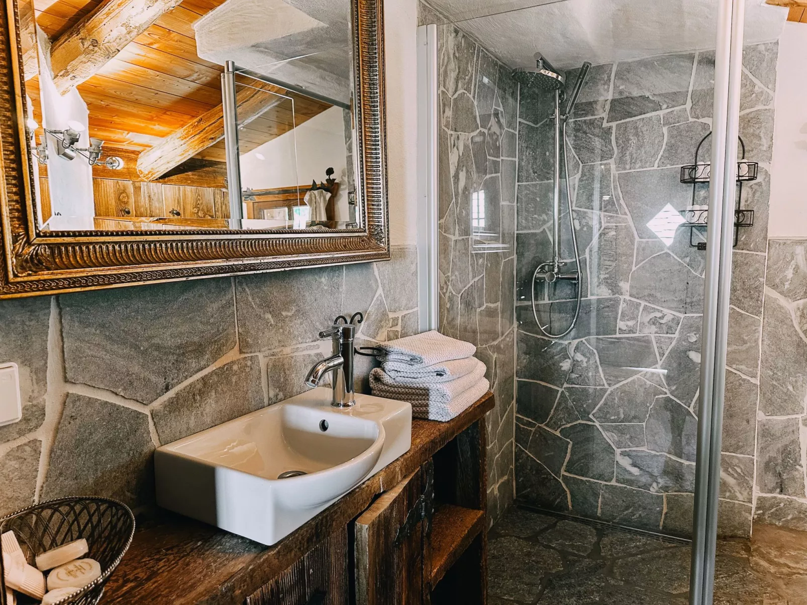 Romantikhütte-Image-tags.info