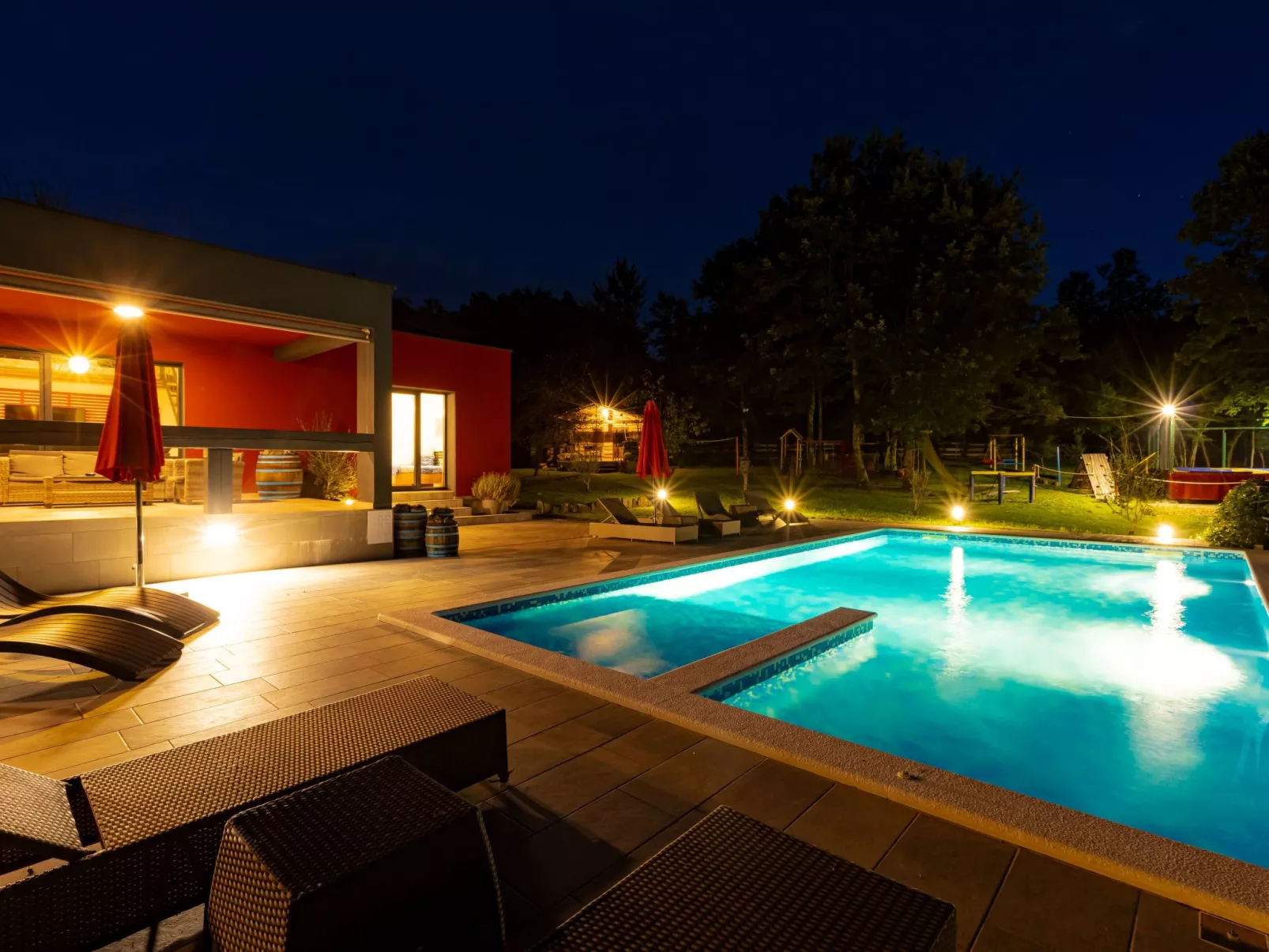 Red House Kraj Drage - Grüne Oase der Ruhe-Buiten