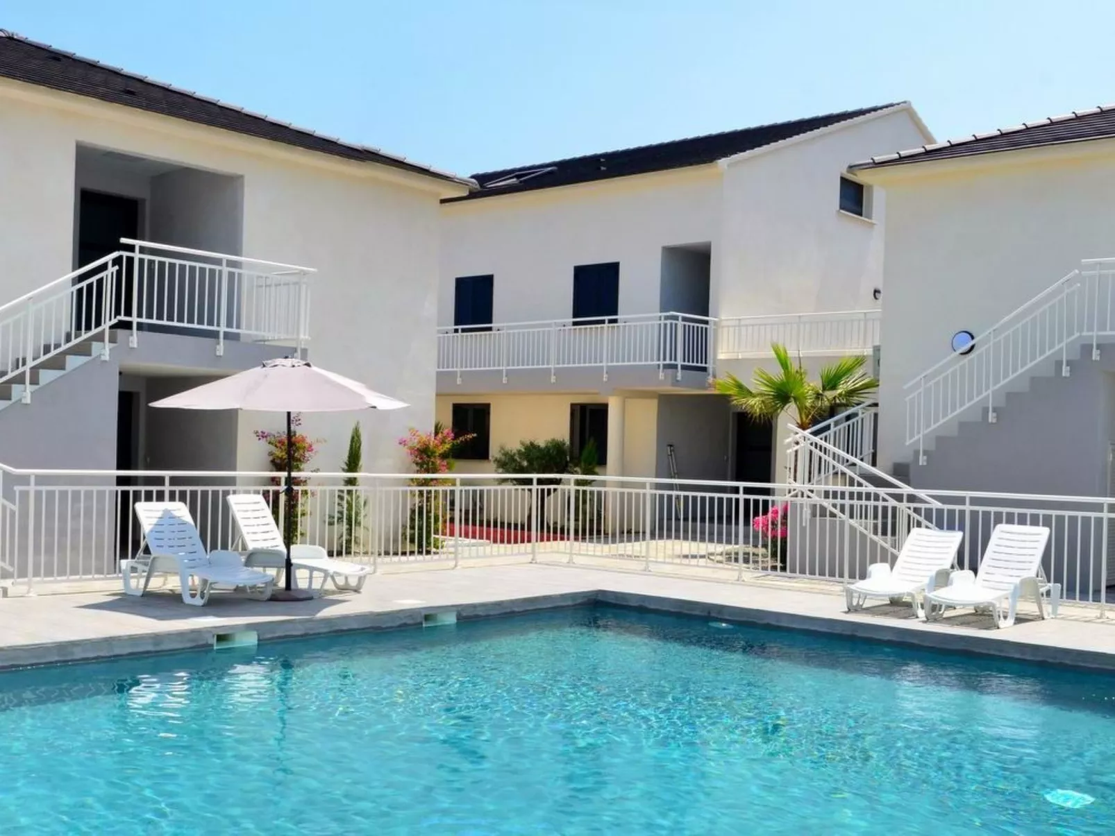 Marea Resort Wohnung mit Schwimmbad-Image-tags.info