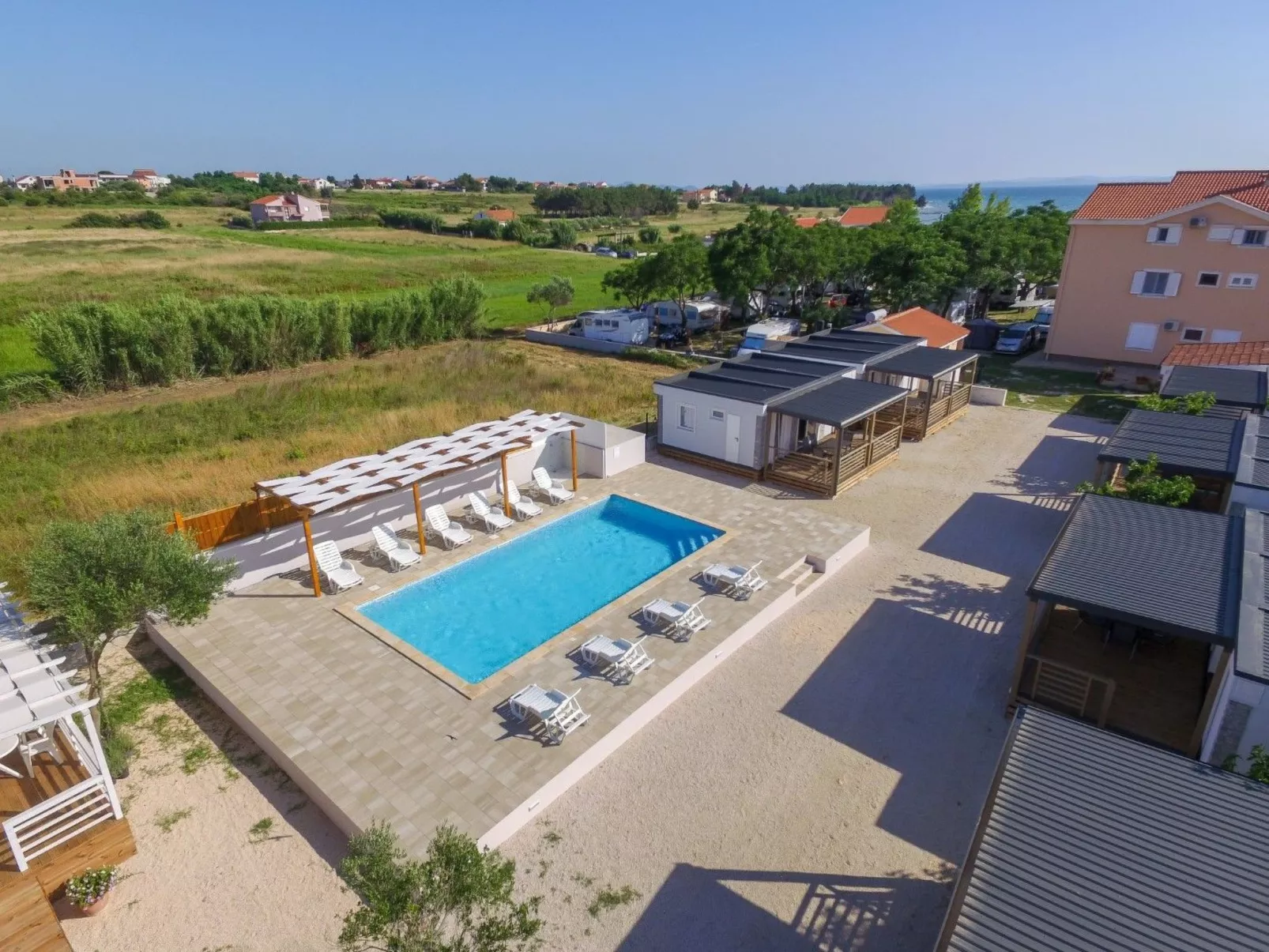 Wohnung mit Blick auf das Wasser-Image-tags.info