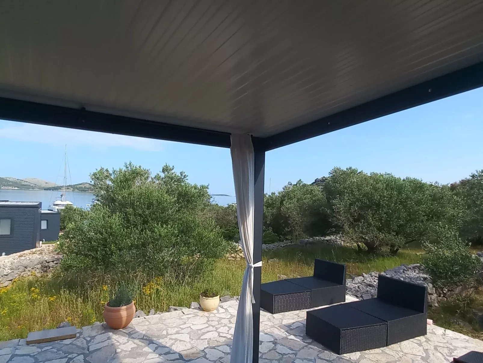 Strandhaus Sofia - Ferienanlage Bain, Žut - Kornati-Binnen