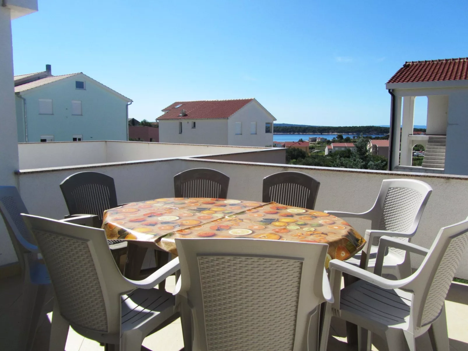 NR.2  SANDRA - APP 4-Buiten