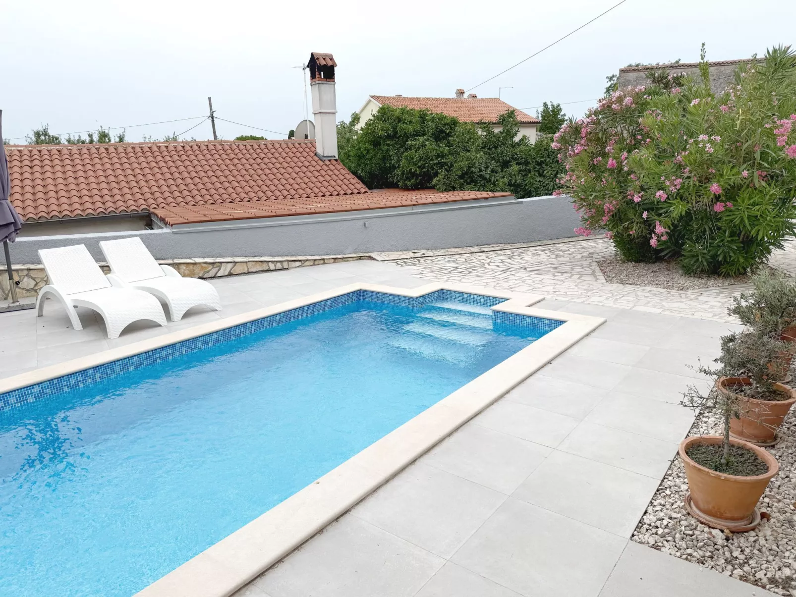 LacoDeLama mini resort - Wohnung Marta mit Pool-Buiten