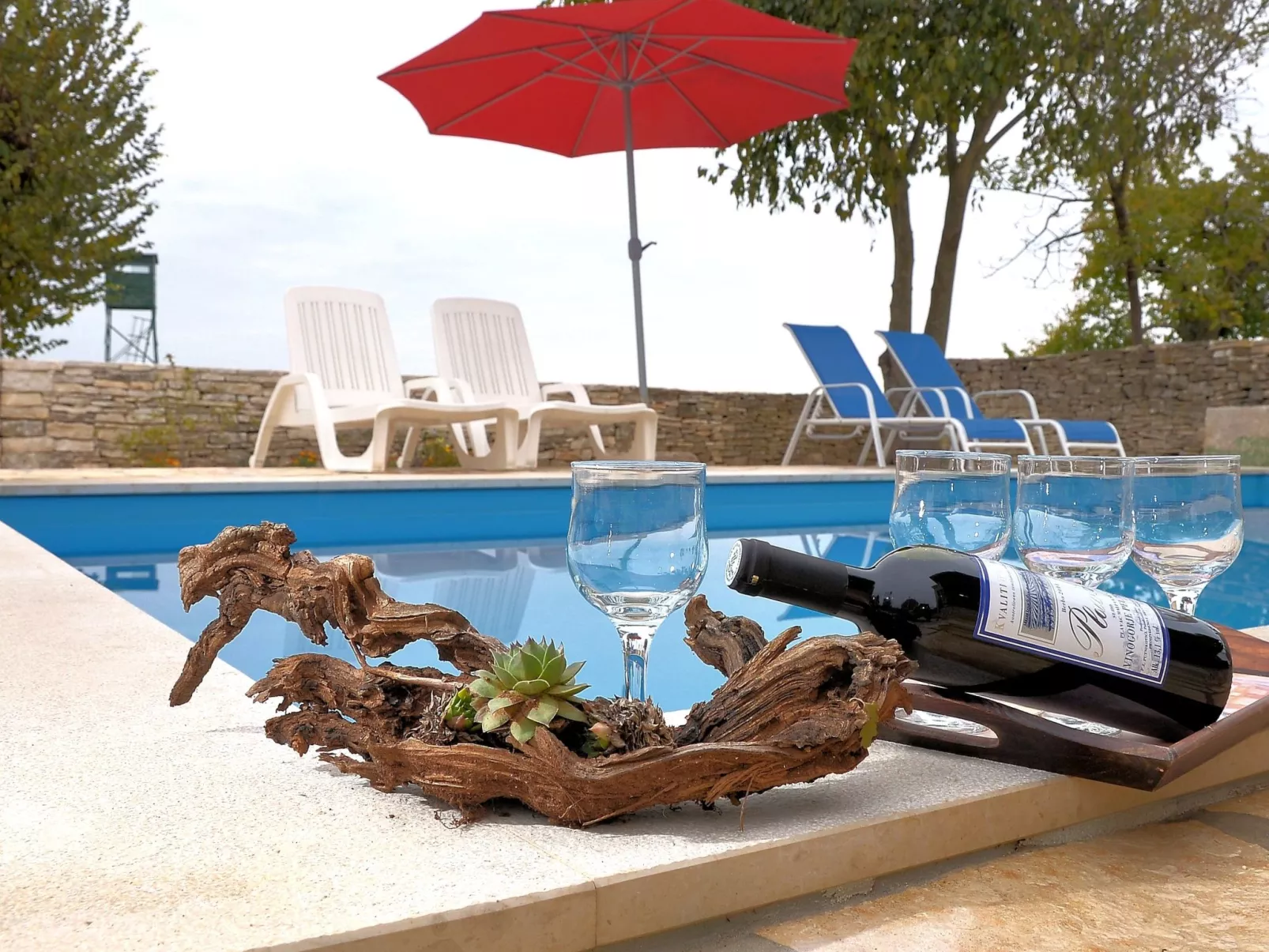 'Villa Grguci' mit eigener Terrasse-Buiten