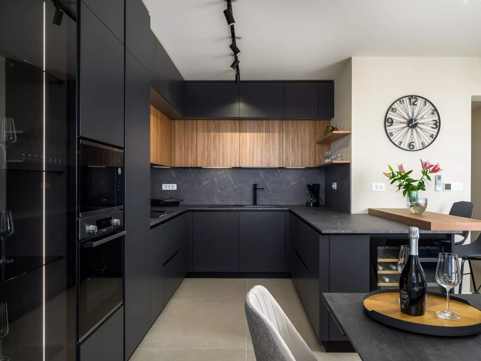 Luxuriöses Penthouse Viki mit Meerblick-Binnen