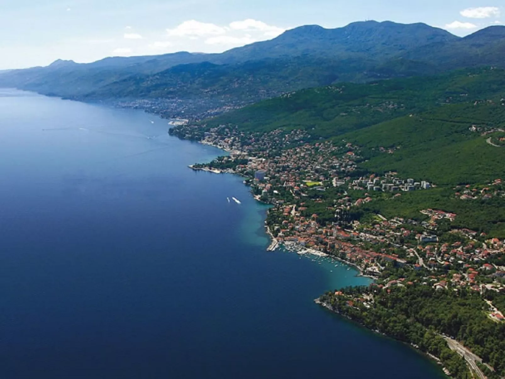 Mit Balkon und Terrasse-Buiten