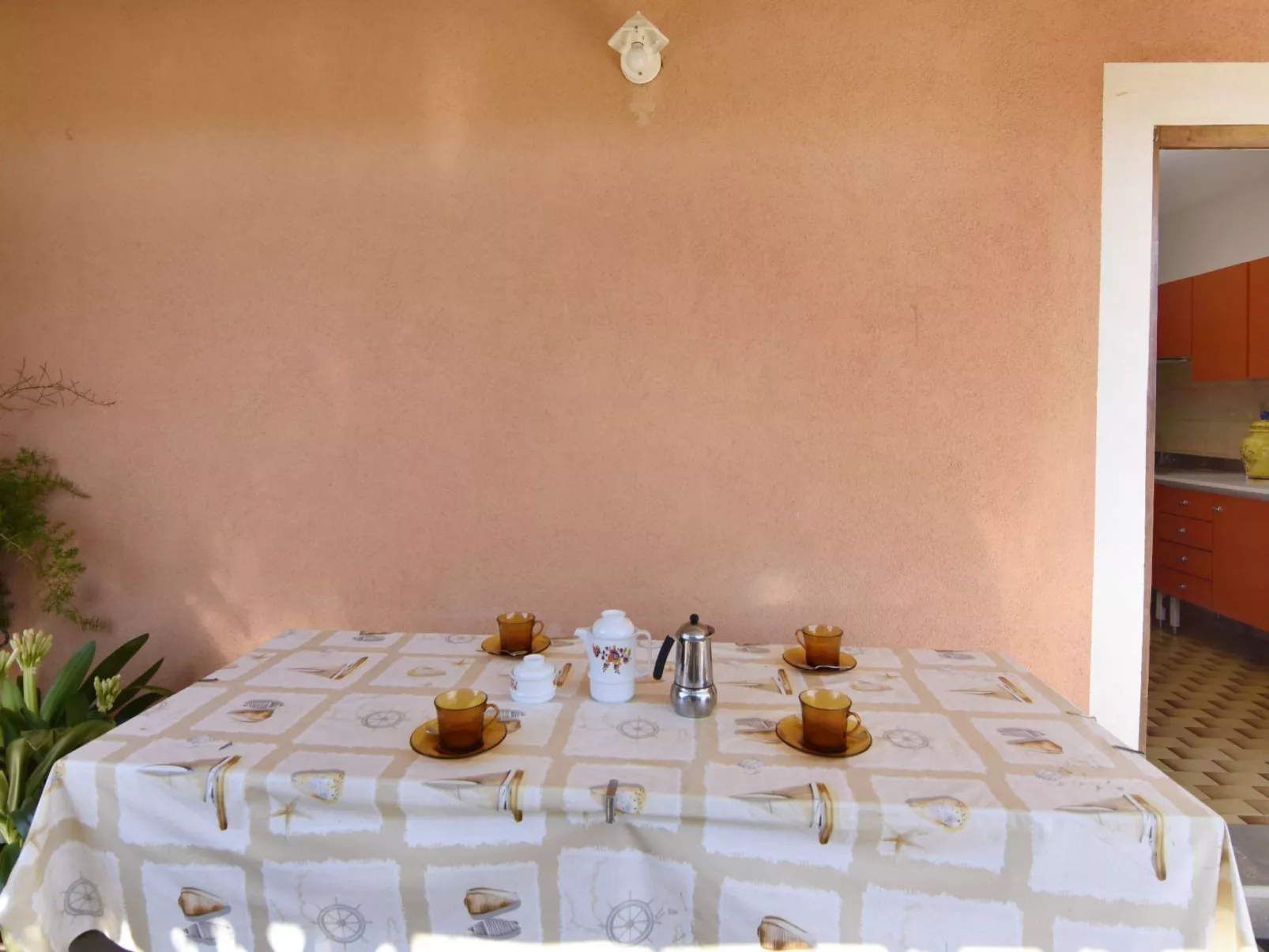 Wohnung in der Nähe des Strandes Basanija - Binnen