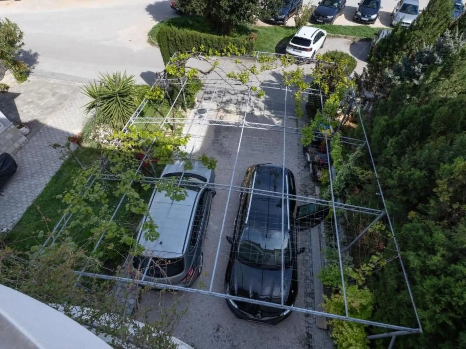 "Florami" mit Dachterrasse-Buiten