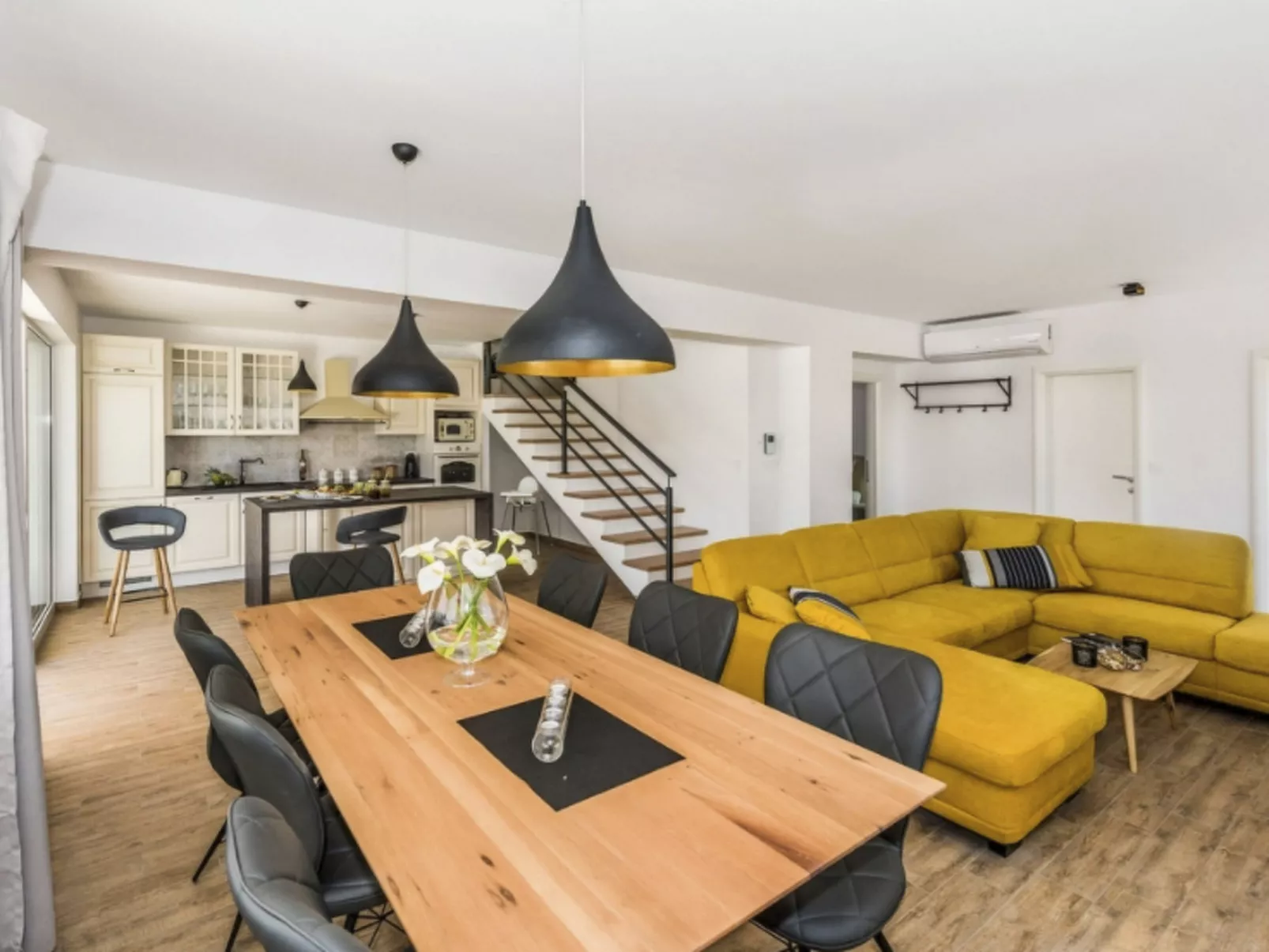 Villa Juhuhu in Dubrava kod Sibenik-Binnen